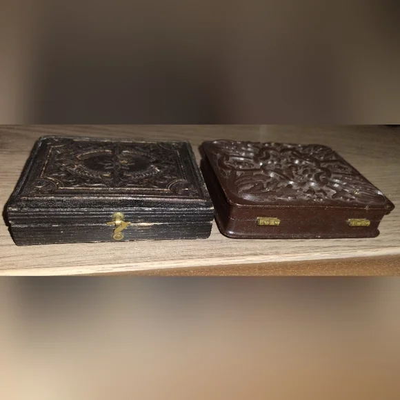 1800s Leather and Velvet Photos - Picture 9 of 9